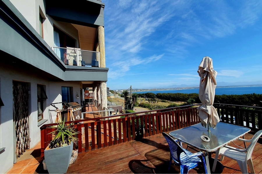 9 Bedroom Property for Sale in De Bakke Western Cape